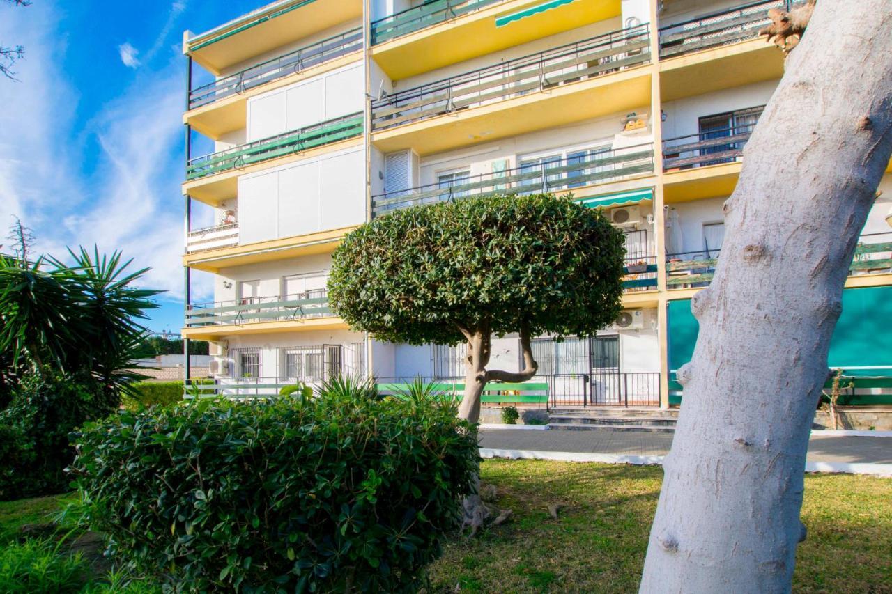 Apartamentos Los Alamos Sardinero Τορρεμολίνος Εξωτερικό φωτογραφία